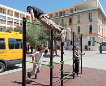 ΑΘΛΗΤΙΚΕΣ ΔΡΑΣΤΗΡΙΟΤΗΤΕΣ ΣΤΟ ΠΡΟΑΥΛΙΟ ΤΟΥ ΛΥΚΕΙΟΥ